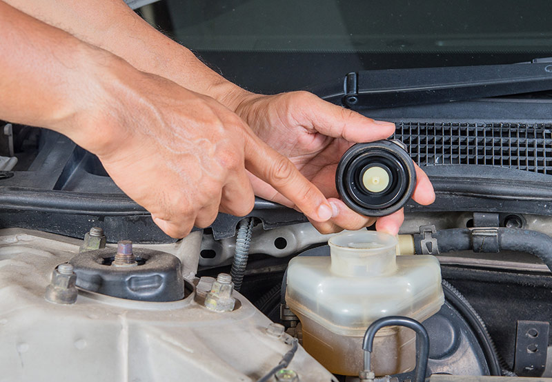 GM-Outlet-When,-why-and-how-to-replace-your-brake-fluid-body2